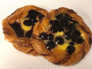blueberry and cream croissant