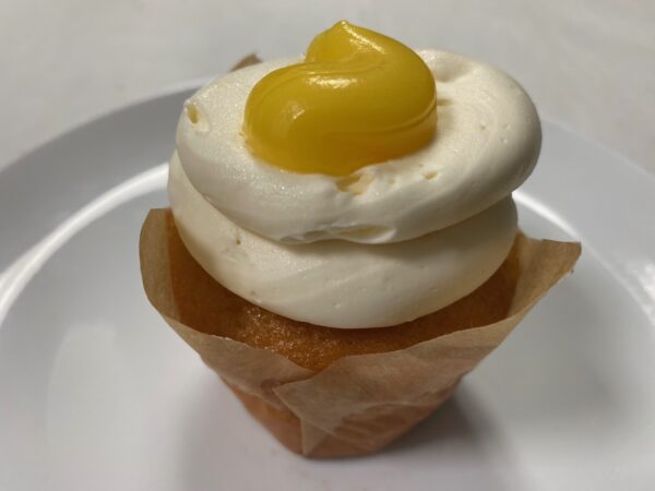 Try Potomac Sweets' vanilla lemon cupcakes! Order online!